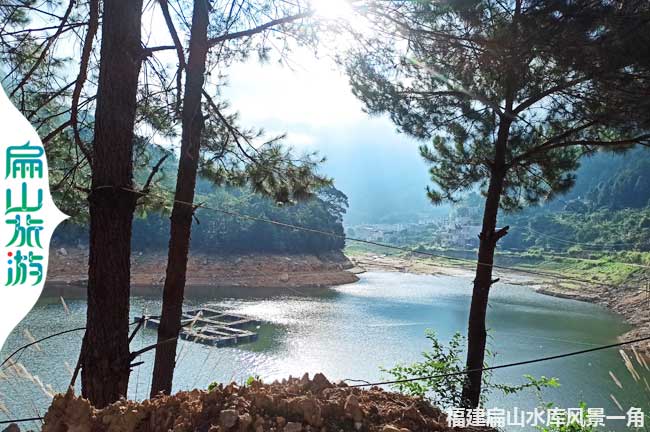 扁山水庫(kù)路邊風(fēng)景